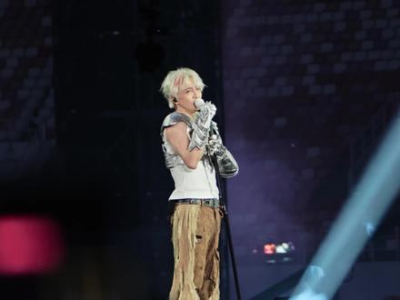 我可以复杂的介绍我了#薛之谦 #违背的青春 #薛之谦万兽之王巡回演唱会 #谦友 #薛之谦万兽之王