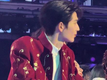 怎么这么帅
#张凌赫 #湖南卫视跨年晚会 #直拍 #张凌赫进行曲