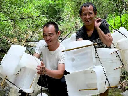 和飞哥抓68一条的过山鲫,还顺便帮飞哥解决了兔子的红眼问题,真香@阿飞和翠花 #M仔的乡村生活#新农人计划2023#乡村守护人
