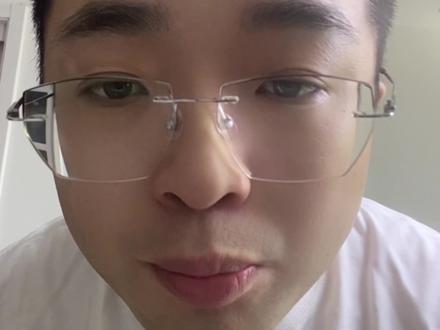 震惊!科尔利加入兴奋剂运动会,全力冲击博尔特的9秒58 美国短跑名将弗雷德·科尔利上个月刚刚因涉嫌违反反兴奋剂行踪信息规定被临时禁赛,并缺席了目前正在举办的东京田径世锦赛。虽然他和他的律师坚称自己是无辜的,但本月却宣布参加增强运动会,不由得让人产生联想。
科尔利在宣布参赛时表示:“我期待着开启新的篇章并参加增强运动会。打破世界纪录一直是我职业生涯的终极目标。现在,这给了我机会,让我全力以赴,突破自己的极限,成为有史以来跑得最快的人。”据此前报道,选手如果夺冠将获得25万美元冠军奖金,如果打破世界纪录,将获得100万美元奖金。这就意味着,如果克尔利跑得比尤塞恩·博尔特创造的9秒58的100米世界纪录更快,他将从增强运动会获得100万美元的奖金。 #科尔利 #博尔特 #百米世界纪录 #兴奋剂 #闪光故事会