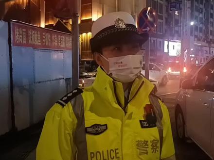 移动小吃车违法上路、占道经营~罚!👮#交通安全 #同城热点 #安全出行