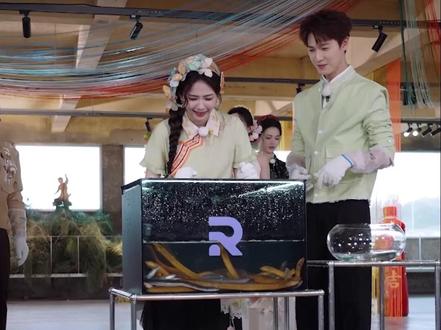 白鹿李昀锐疯狂抓黄鳝 #奔跑吧 #奔跑吧14