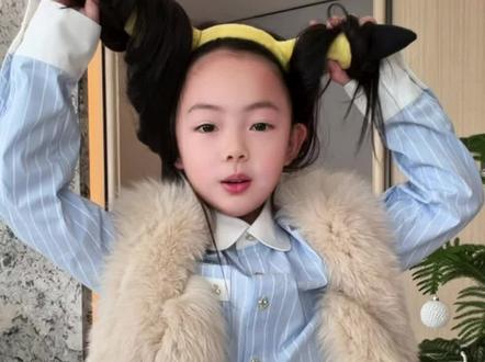 最后还挺惊喜…你们觉得豆包的搭配能打几分?#豆包穿搭 #人类幼崽成长计划 #穿搭分享