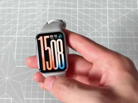 等了一年多的小米手环10Pro,终于要发布了🥹 等了一年多的小米手环10Pro这个月终于要来了,等等党们也是终于等到了,确实非常的期待。小米手环10Pro上架之后我会入手 给大家做一期详细的上手体验视频,可以留意一下哦!
#数码科技 #智能穿戴 #小米手环10pro #小米手环 #数码新品