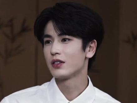 第32集|谢谢凌赫爸爸妈妈培养这么优秀的张凌赫,有孝心的男孩不会差。#张凌赫#采访#用心剪辑只为凌赫