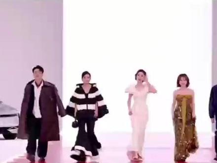 救命!孙乐言用业务能力惊艳星光大赏#星光大赏红毯主持人孙乐言 #孙乐言主持控场能力好强