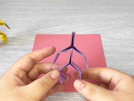 可以站立的立体小人折纸 手上拿着帅气宝剑 来一场战斗吧