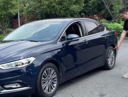 八九万买台2.0T蒙迪欧可还行?17年豪华跑了4万多公里,这车咋样#二手车 #福特蒙迪欧 #二手蒙迪欧 #9万左右二手车 #家用车