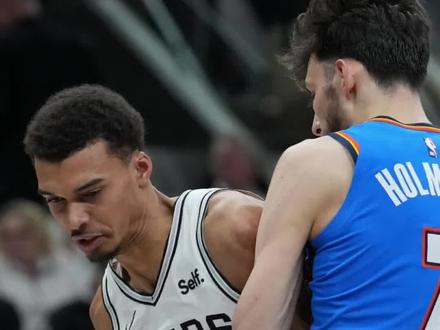 #最佳防守阵容 Nba刚刚公布了本赛季防守一阵二阵,看看有哪些遗珠?#文班亚马 #阿德巴约 #上热门