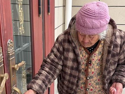 正月十五之前门口撒盐#春节习俗#民俗文化