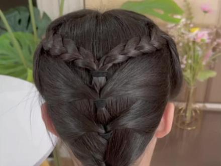 女儿麻花辫这样扎,简单又好看#发圈头绳#头饰发饰#儿童编发#小女孩简单发型扎法#手残党也能学会的发型@DOU+好生意