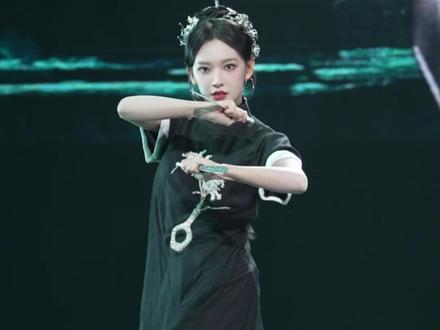 #程潇 舞蹈《穿林响》直拍!福州“三把刀”造型好飒刚柔并济!#抖音华彩传承晚会直播 #抖音华彩传承晚会