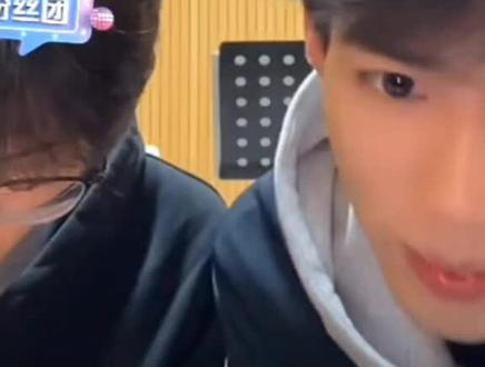 又抓到一个没戴戒指的小胡#蒋胡 #蒋鹏翰胡竞 #蒋胡cp