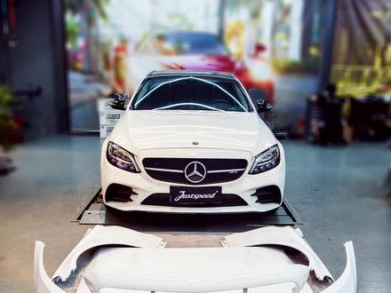 #C级 #C63 #汽车文化 #上海改装店 #抖音汽车 C级改C63包围,城市行车,可以不快(也快不起来),但是要帅(必须要帅)