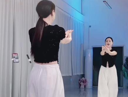 《一生清贫怎敢入繁华》 0.7倍速超长完整口令版,欢子老师直播间录屏跟练。#广场舞 #一生清贫怎敢入繁华 #最潮广场舞 #背面超长完整版演示 #抒情舞蹈