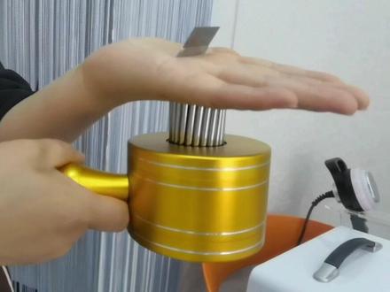 俽国妍际🙌筋疗养生👍👍
作用之:筋疗锤,是一款⭐ 高磁⭐ 高频⭐ 高渗透⭐ 的器仪,可以打散筋节硬块,筋拨则筋动,动筋动则气通,气则通血活,活血则筋得其养,筋一长寸,命长十年!#同城精选##华阴市 #同城热点 #华阴养生 #同城热门