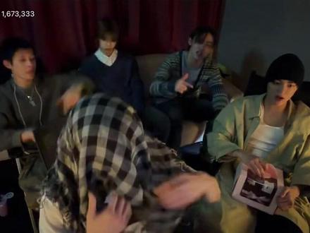 0320 cortis & Martin生日直播中 开团秒跟
#金主训 #马丁 #赵雨凡 #严成玹 #安乾镐