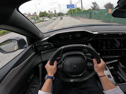 这才是真正法系底盘啊!408多个x简直天差地别!#开车第一视角 #标致408x #408x #法系车 #标致