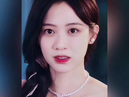 总裁对家里的暑期工女孩一见倾心,碍于身份不敢表白,却发现她是自己妹妹的闺蜜。#好剧推荐#高甜来袭 #一起追剧