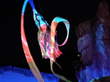 春节就来龙凤山庄看功夫大片,感受武侠世界里的浓浓年味#龙凤山庄千灯会#春节溜娃好去处