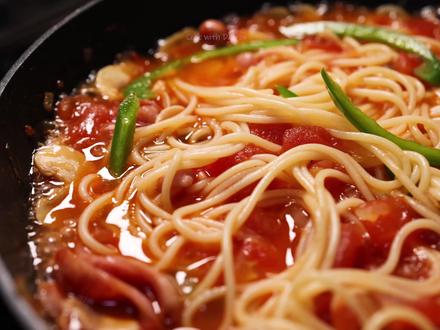 《初恋》里挥之不去的味道❤那不勒斯意面🍜 #跟着抖音学做菜 #意面 #生活要有仪式感