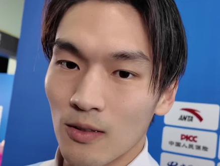 徐嘉余回应教练李朱濠年纪比自己小 17日晚,第十五届全运会游泳项目比赛全部结束,徐嘉余以4金收官。当被问到,如何看待网友们都在关心的“教练年纪比自己还小”,他说这种情况以后肯定还会不断出现。戳视频~听听甲鱼具体怎么说!#徐嘉余#李朱濠 #十五运会 #仰泳
#汪顺