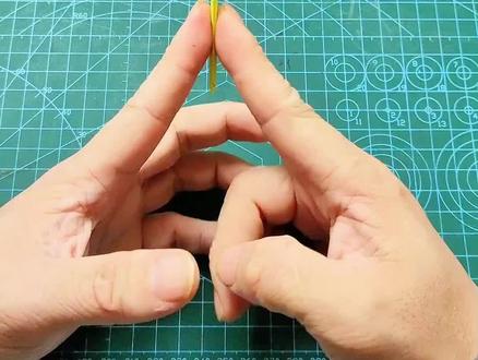 就它?被成为最危险的纸飞镖?!快来看看你会折吗#纸飞镖 #折纸玩具 #折纸 #折纸教程