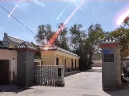 敦煌南门粮食库,保障人们的生计,过去热闹繁华地,如今基本没人去。