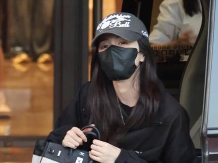 鹿茸们现场给白鹿唱小小的
要哭了🥺#白鹿 #白鹿美到要炸了 #路透 #白鹿小小的 #白鹿公益新歌