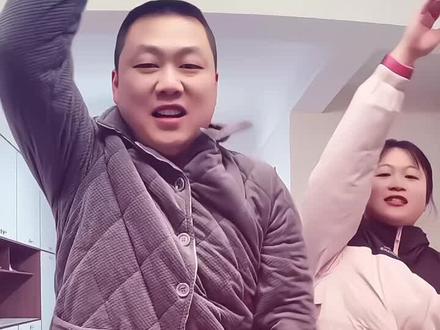 我就这样杀了一天 战战战杀杀杀咱俩这样真挺搭#战战战杀杀杀 #战战战杀杀杀舞蹈挑战 #夫妻相处之道 #抽象