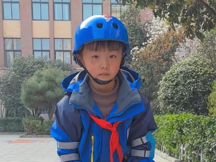 #轮滑入门级教学#儿童体育锻炼#轮滑#汝州炫动轮滑#体育运动 6岁半小男生第一次练习轮滑非常棒