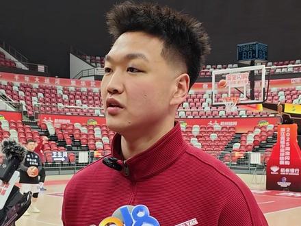 浙BA总决赛G1即将开打,记者提前探营,遇见了丽水队赵浩然,他说队友们尽量弥补徐队的作用,而且有人掌管大局#浙BA #丽水 #浙BA总决赛杭州vs丽水