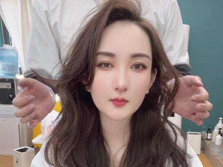 中长发女生一定要尝试的法式慵懒烫,温柔有气质,没有刘海可森系慵懒文艺#抖音小助手 #泰安烫发 #免打理烫发 #美出高级感 #慵懒法式烫