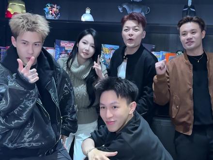 深圳467舞团迎来一位女嘉宾#老二狗的外婆 #小P哥哥 #杨拾叁 #暗黑大米 #腹黑的老吴