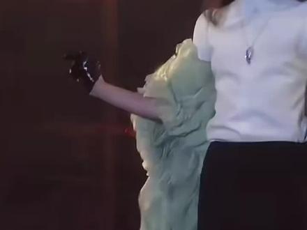 李白这首歌不本来就是单依纯唱火的吗? #李健曾给单依纯忠告 #单依纯