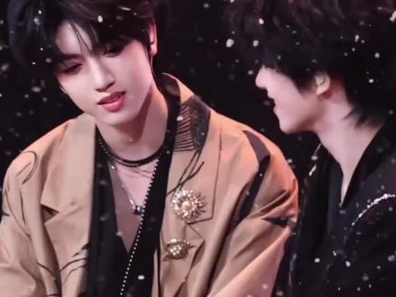 “我不行了,舞台结束这里,弥补了的遗憾就是,桃花开遍了,慕容止和瑞贝卡都回来了”#桂桂瑞瑞 #张桂源张函瑞 #桂瑞 #慕容止庄天枢