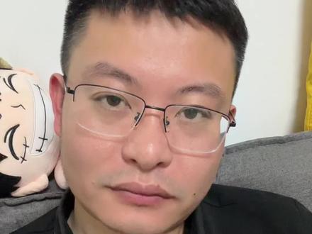 威龙股份实控人变更为淄博市财政局 威龙股份实控人变更为淄博市财政局。5月12日晚间,威龙股份发布公告称,公司控股股东由星河息壤(浙江)数智科技有限公司变更为山东齐信数字科技有限公司,实际控制人由闫鹏飞变更为淄博市财政局。5月13日复牌,威龙股份封一字涨停,报8.20元/股。