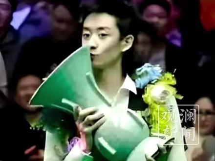 “00后”兰州小伙吴宜泽夺冠,斯诺克奖杯首抵兰州(观澜新闻首席记者 孟夏 记者 赵丽君 实习生 吴昊龙)#吴宜泽#斯诺克#夺冠#寻美兰州