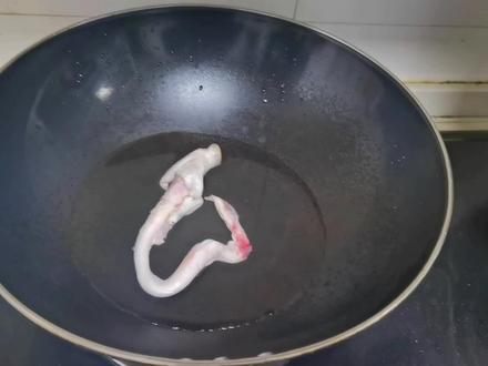 老公加班,孩子作业辅导完,给老公做大补的菜,给他明天中午吃, #在家做美食 #用心做菜 #简单美食 #美食vlog