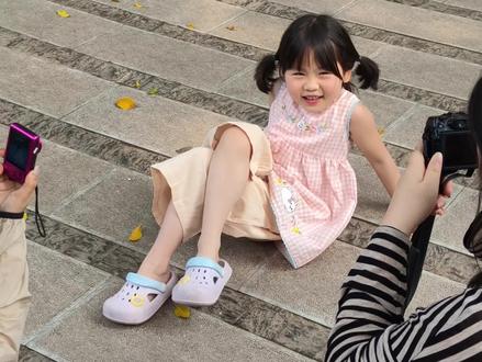 终于偶遇到我的瑶瑶妹啦#瑶一瑶小肉包 #瑶瑶#西双版纳