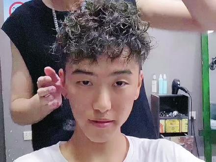 分享一下烫卷的打理方法#男士发型设计 #滨州美发 #男生发型