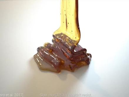计算机图形学结合物理学知识,逼真模拟水与纸巾碰撞的过程 #计算机图形学 #场景模拟 #物理学 #机器学习