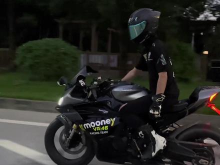 看看这个嘎嘎香的玩意 #AT双向快排
#cfmoto #450sr #机车 #改装