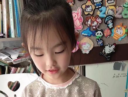 可以戴在头上的拼豆 蓝色蝴蝶结,小发卡,超级漂亮#拼豆图纸 #拼豆教程 #手工# 亲子