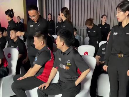 康溪盛世五百万如火如荼进行中。禹龙海胜部在赢同为康溪盛世签约球员的金鹏#康溪盛世 #康溪盛世五百万#禹龙海 #台球赛事高光时刻🏆 #台球是一种生活