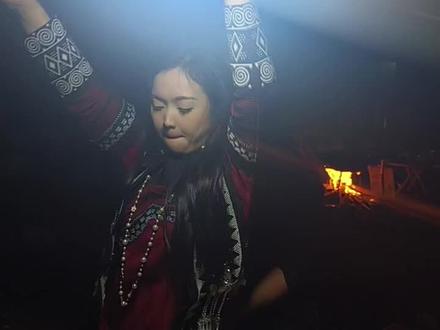 #少数民族的魅力
哈尼族婚礼
都是酒后行为艺术家