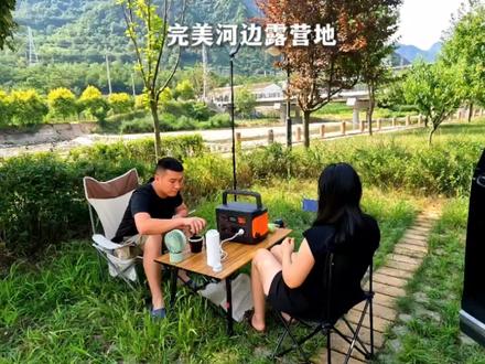 自驾游走遍中国,昨天离开了宝鸡走310国道到达了甘肃天水,在国道旁露营休息过夜,这个露营地临近河道,还有卫生间,我们在这里停留了三天,因为周围的风景环境太好了,晚上躺车里在这里睡觉,听着流水声和虫鸣声,那感觉别提多美了,我们自驾游不走高速,只走国道,一路慢慢走慢慢玩,哪里好看就在哪里停留,这就是我们的自驾游方式,明天继续向青海祁连山出发,会经过若尔盖草原和甘南,我们的目标走遍中国所有2843个县市#自驾游 #旅行大玩家 #户外露营#走遍中国每个县
