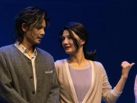 音乐剧嫌疑人X的献身5.1神场返场14分钟完整版 单人fo向,有蒋fo蒋,无蒋随机fo
顺便给华为P90 Pro Max做个广告
真2亿长焦不是盖的
有3排池座的基础上我坐在1-6-19
原视频直出
以后终于不用场场扛大炮看剧了~
#嫌疑人x的献身 #叶麒圣 #蒋倩如 #王瀚宇 #陈恬