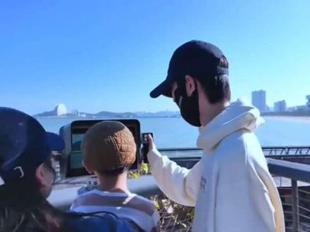 我也要哥哥带我看望远镜🔭#旅游 #马嘉祺 #治愈瞬间 #小朋友的快乐就是如此简单