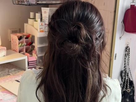 10s随手扎花苞头半扎发🎉慵懒又百搭‼️手残党也可以get
#花苞头半扎发 #秋冬发型 #慵懒感 #快速发型 #扎发教程